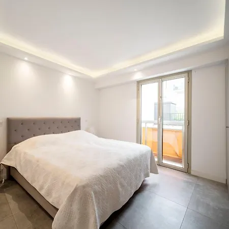 Ref 1967 - Center - For Rent Cannes